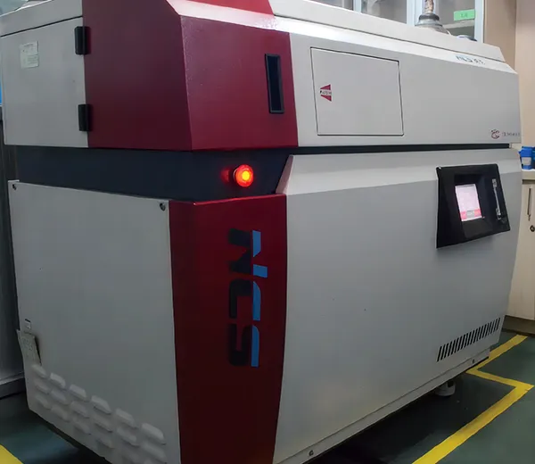 Spektrometr emisji optycznej (OES)